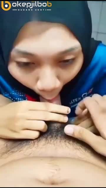 Hijab Buruh Pabrik Mengaku Masih Single.mp4