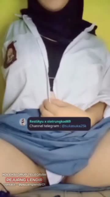 Jilbab masih pakai seragam langsung omek – Tele @PejuangLendir01