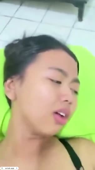 Percakapan bareng istri teman di ruang tengah