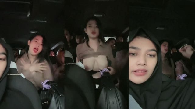 Bokep Indo Blunder di Mobil Lagi Live Pamer Tobrut