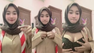 Bokep Indo Laura Talent Tobrut Cantik Lagi Sange Colmek Pake Seragam