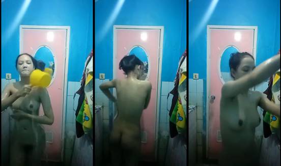 Bokep porn pemersatu bangsa abg esempeh mandi